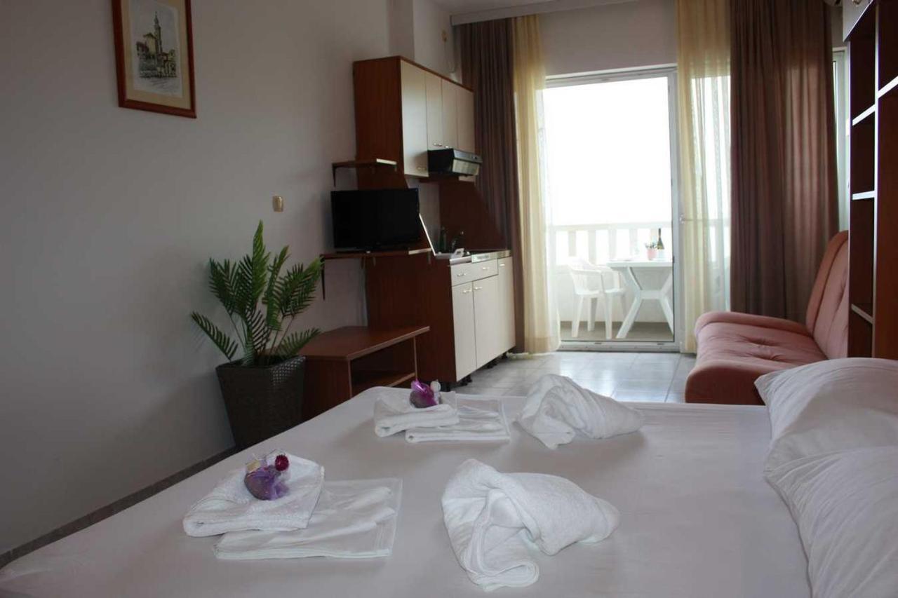 Villa Dvor Apartments Omiš Exterior foto